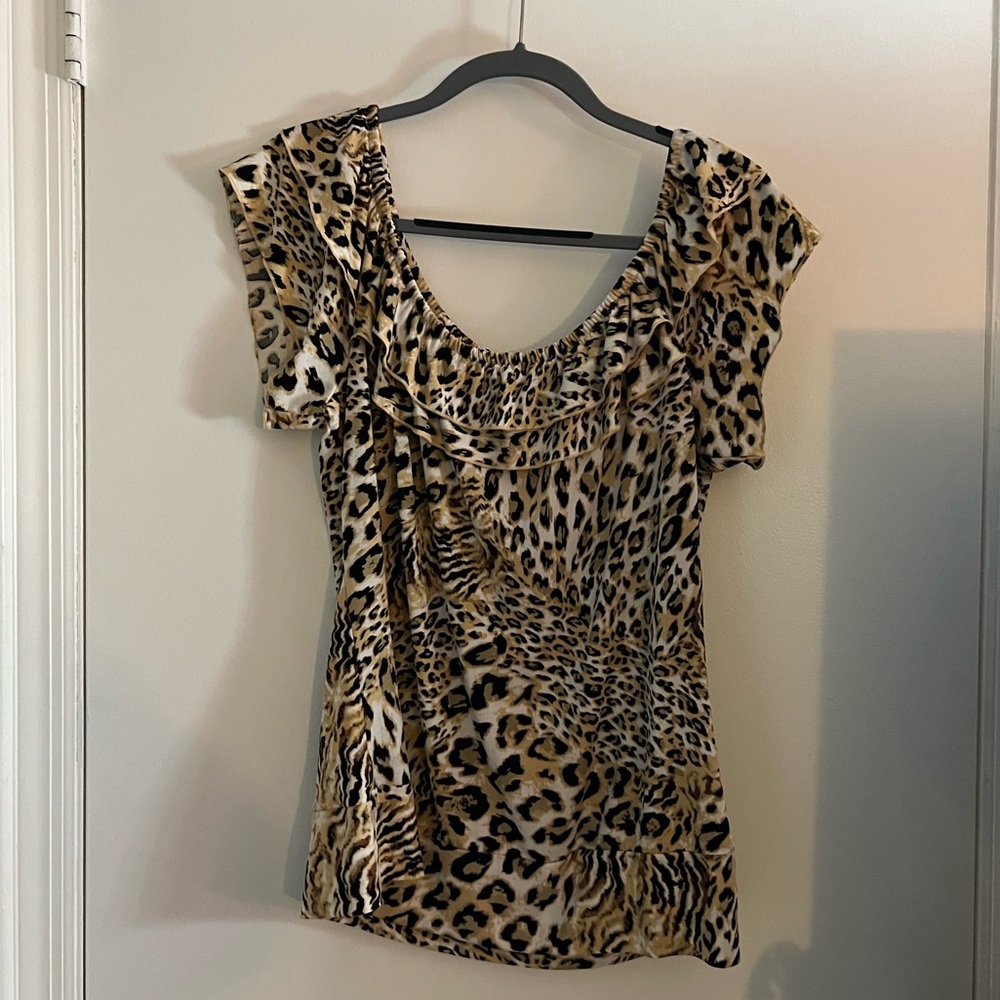 Women’s ruffled next animal print top
